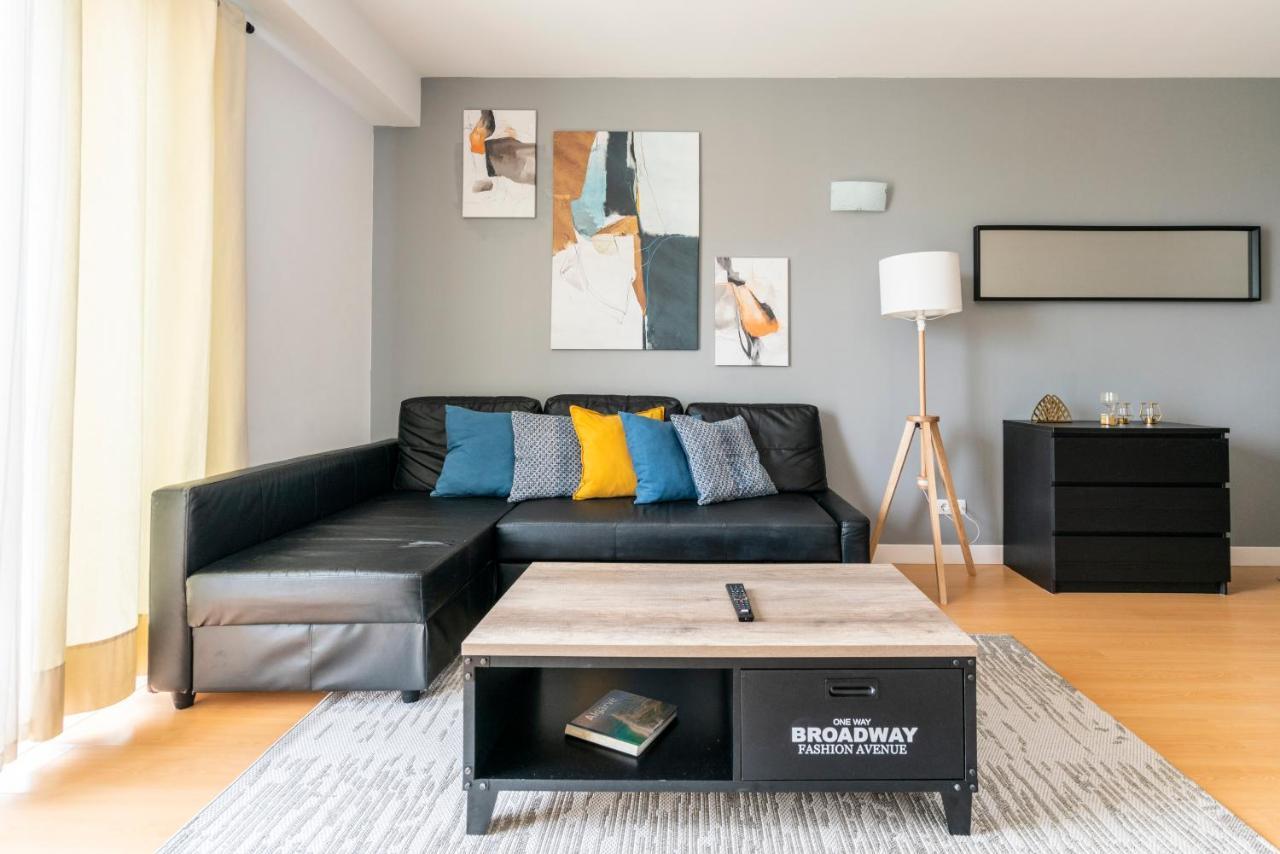 Bright & Spacious 2 Bed Flat 2 Bath W Garage In Lagos Marina ภายนอก รูปภาพ